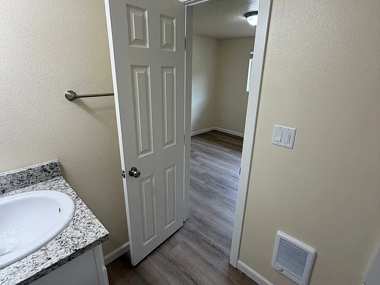 2215 Elm St SW — Photo 50