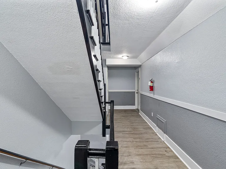 201 N F St #4 — Photo 2