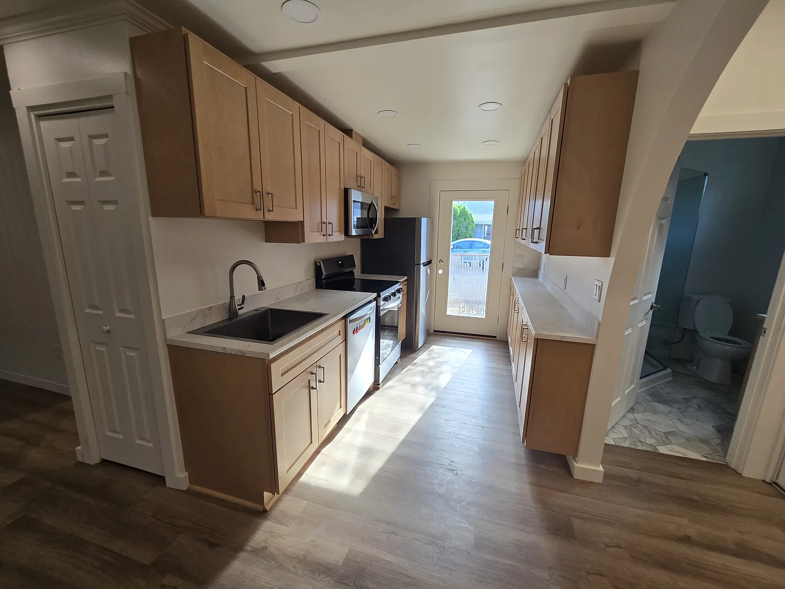 2 bed, 750 sqft, $1,650 — Photo 3