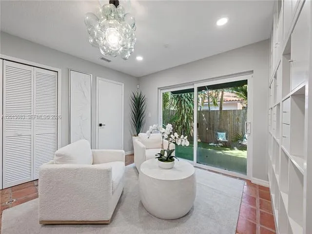 3274 Gifford Ln — Photo 2