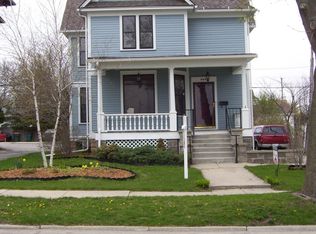 208 W Maple Ave, Beaver Dam, WI 53916