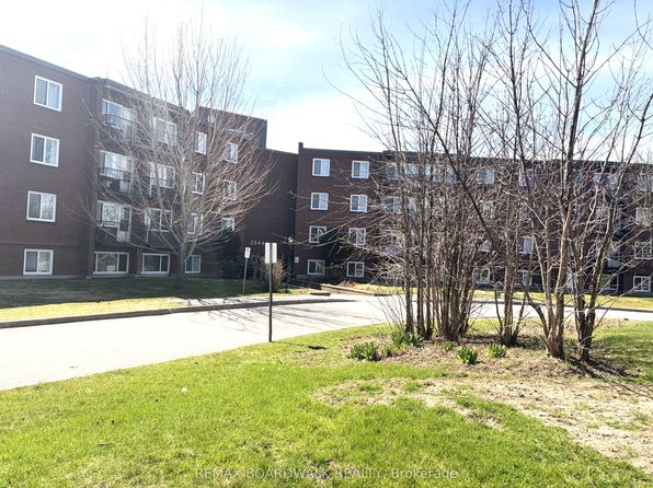 2044 Arrowsmith Dr #108A, Ottawa, ON K1J 7V8