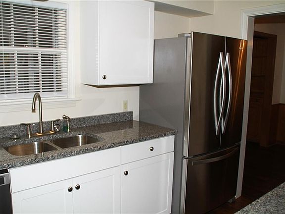 5th image of 5281 N Rosslyn Ave