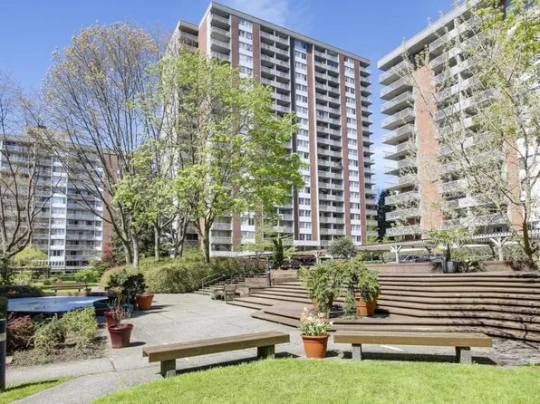 2016 Fullerton Ave #905, North Vancouver, BC V7P 3E6