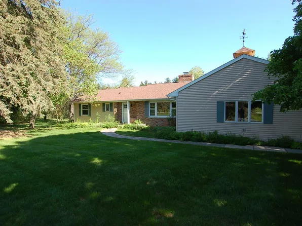 134 Doral Dr, Cadillac, MI 49601