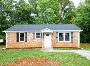 104 Williams St, Taylors, SC 29687