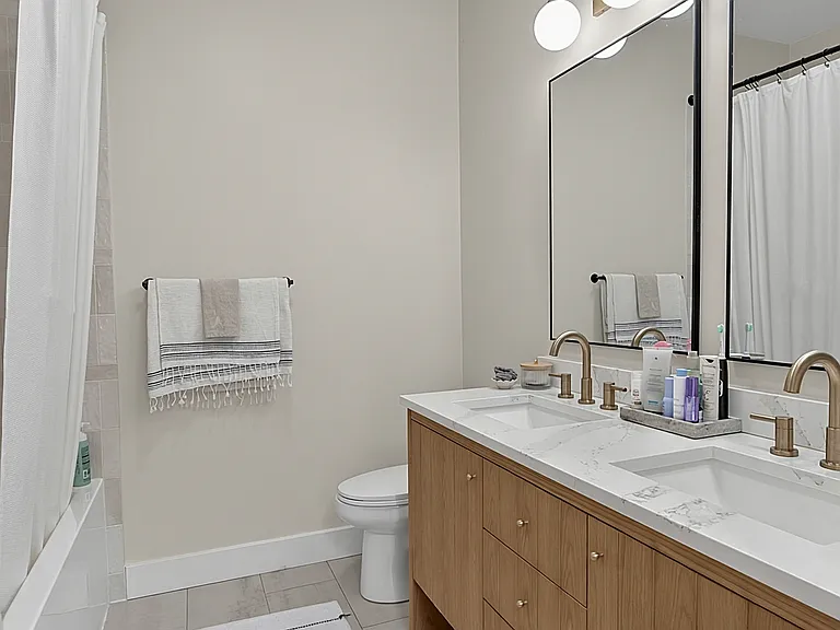 2809 N Wolcott Ave #I — Photo 7