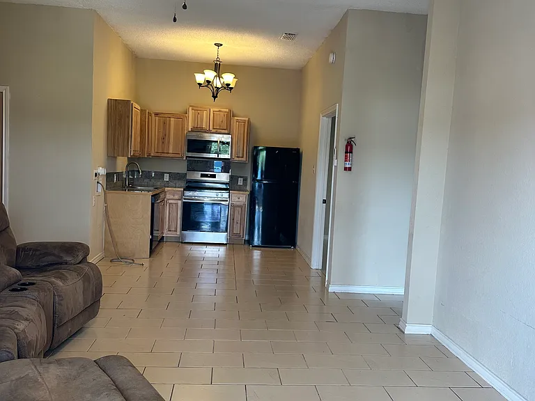 220 W Lipan Dr #11 — Photo 1