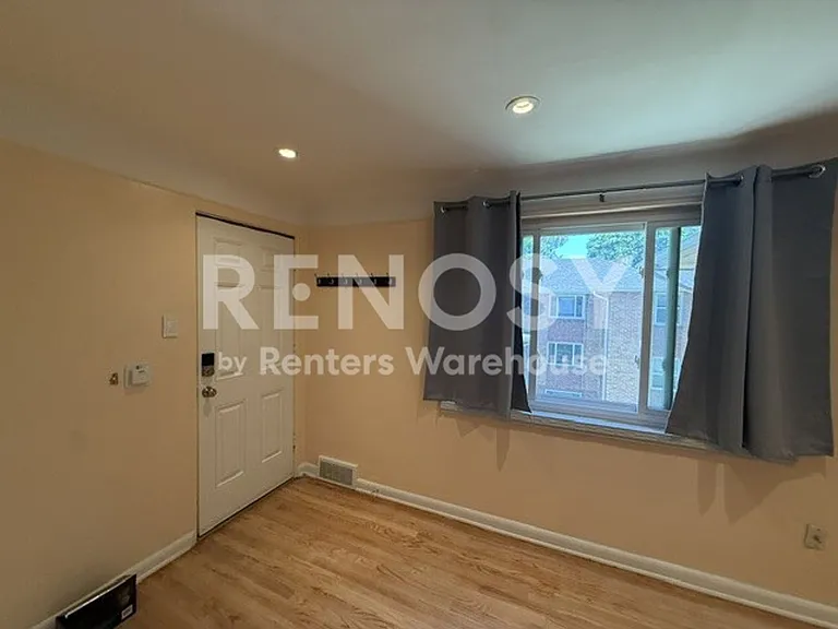 1535 Hudson St #3 — Photo 18