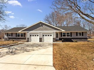2707 Shorewood Ter, Green Bay, WI 54311