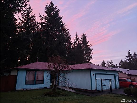 3rd image of 9025 Quinault Dr NE