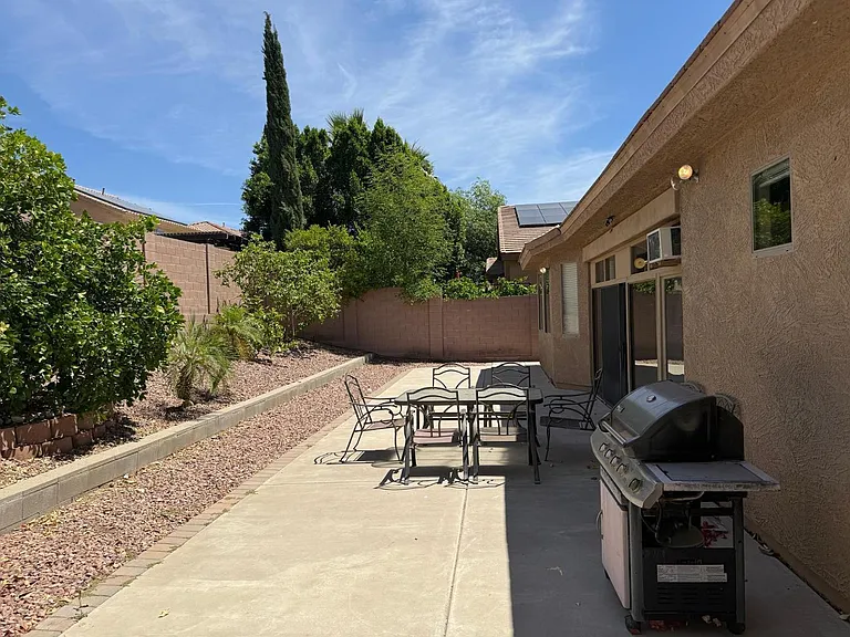 1928 W Spur Dr — Photo 43