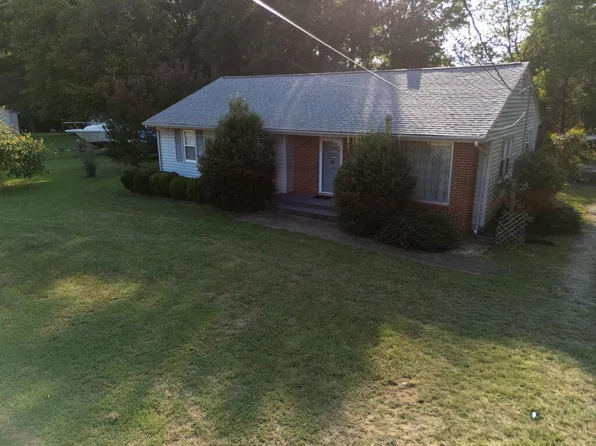 105 Walnut St, La Crosse, VA 23950