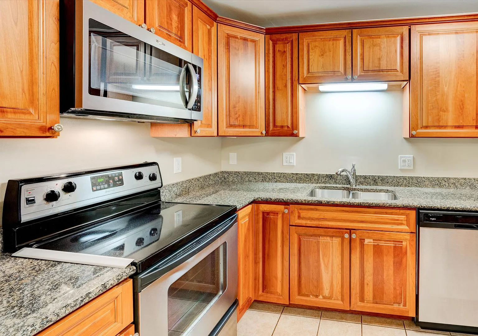 3 Country Club Drive Unit 103 Manchester NH 03102 — Photo 4