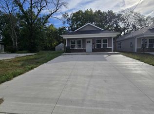 819 Main St, Wellsville, KS 66092