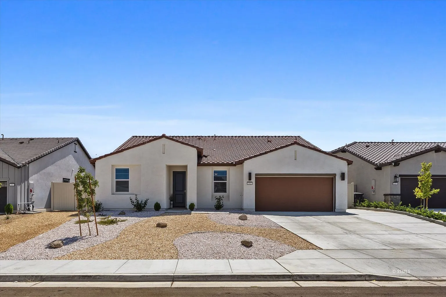 212 Artina Ln photo 1