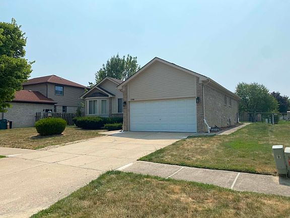 2nd image of 2100 Newburgh Dr