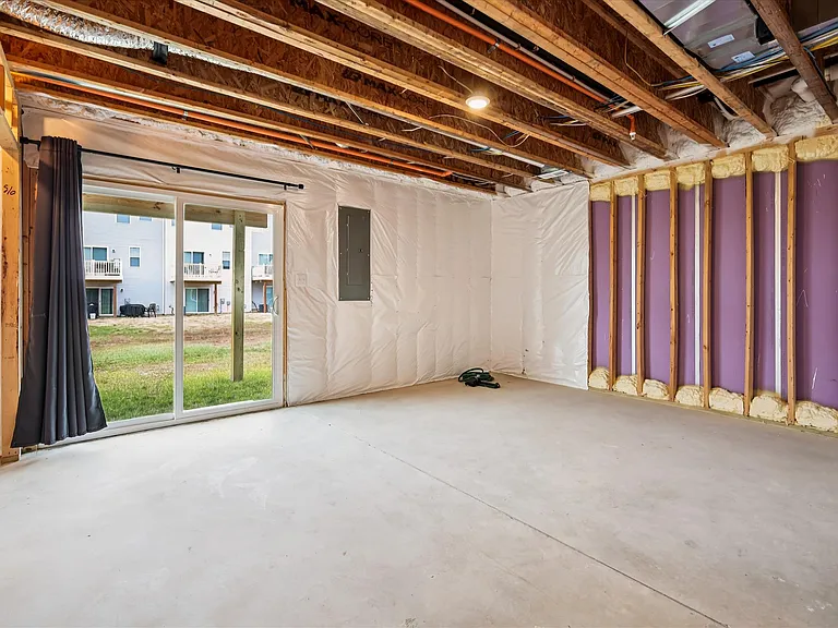 Storage Room with access to Backyard area