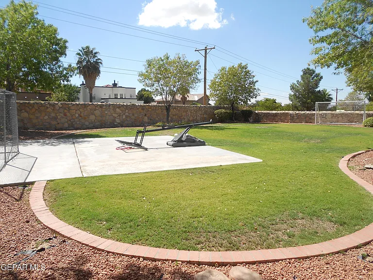 1201 Brown Ridge Pl — Photo 28