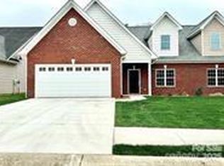 1990 Talbot Ln, Hickory, NC 28602