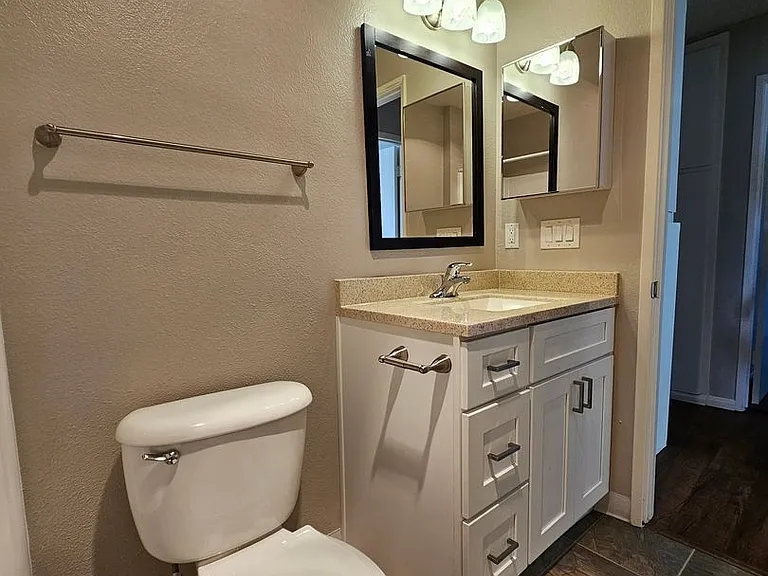 Del Mar Apartment Homes — Photo 40