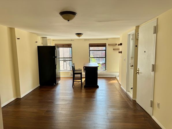 108 Summit St FLOOR 3