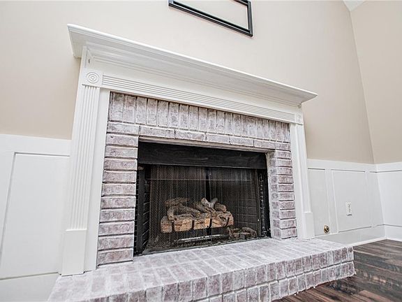 5th image of 8590 Kencrest Dr