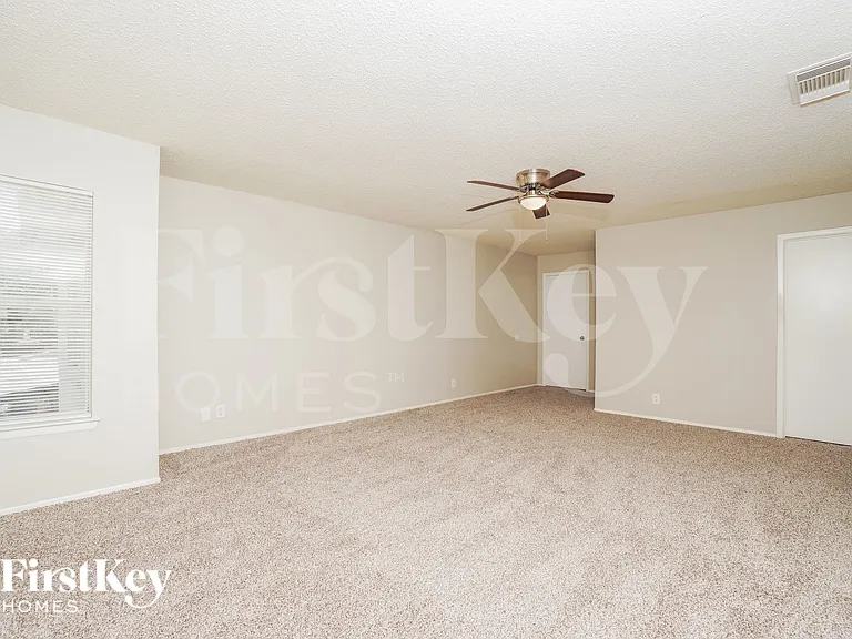 14219 N Hills Village Dr — Photo 10