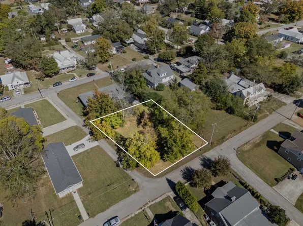 116 W Hackberry St, Centerville, TN 37033