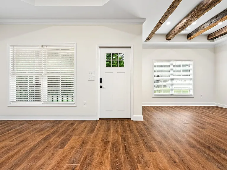 327 Byrd St — Photo 3