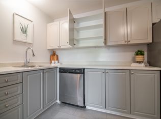 Townhome, Ottawa, ON K2B 7S9