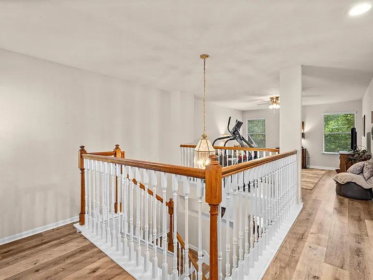 31 Endor Forest Pl — Photo 35