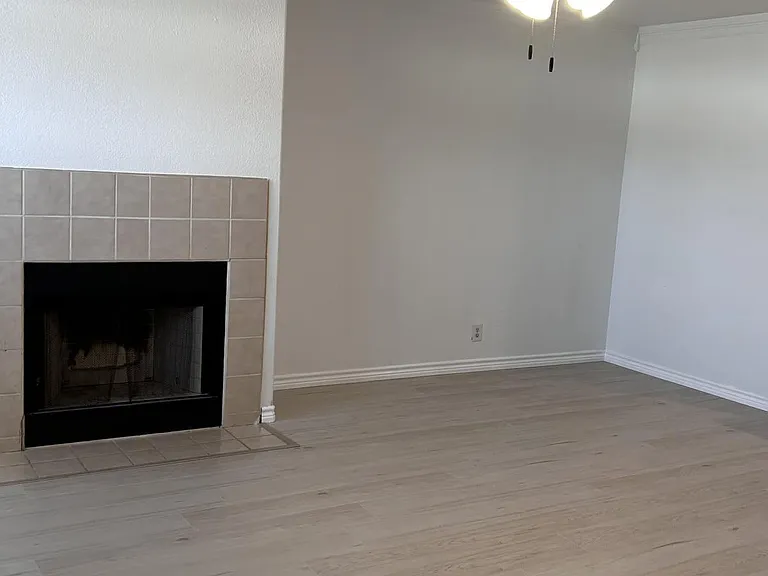 Living Room/Dinning Rm Combo