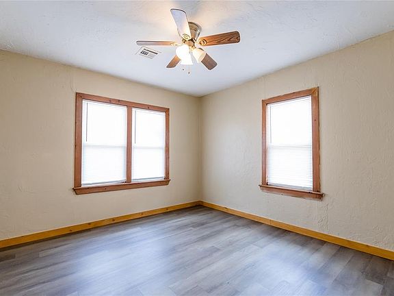 4th image of 1005 N Adams Ave