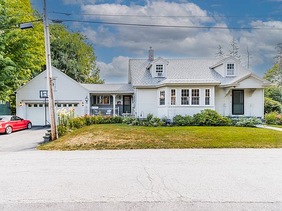 2nd image of 8 Roberts St