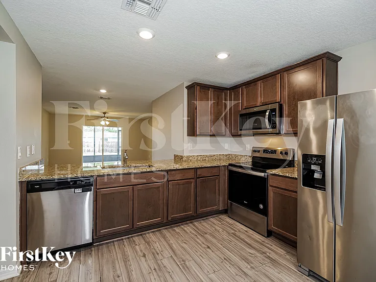 280 Edgevale Rd SE — Photo 6