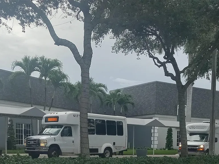 189 Seville F #189 — Photo 8