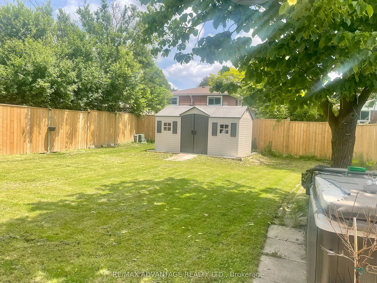 3 bed, $2,200 — Photo 2