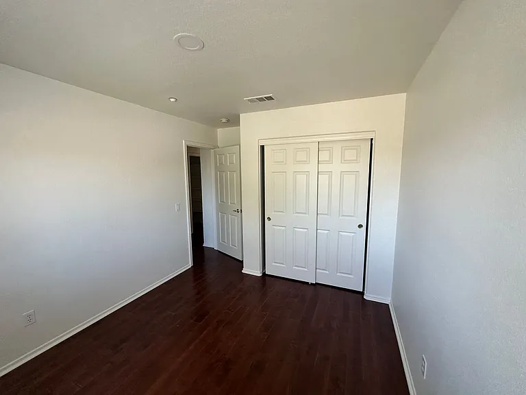 820 Silver Dr — Photo 44