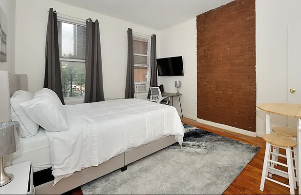 Rented by Corcoran | media 51