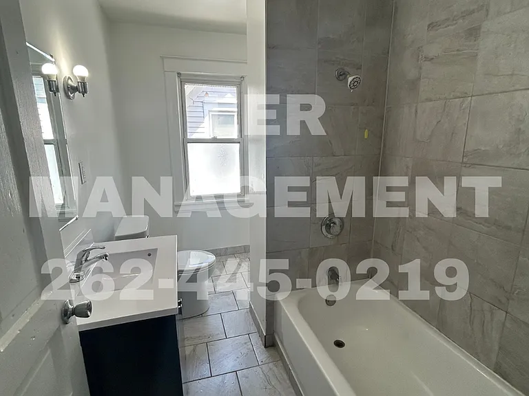 5426 16th Ave — Photo 9