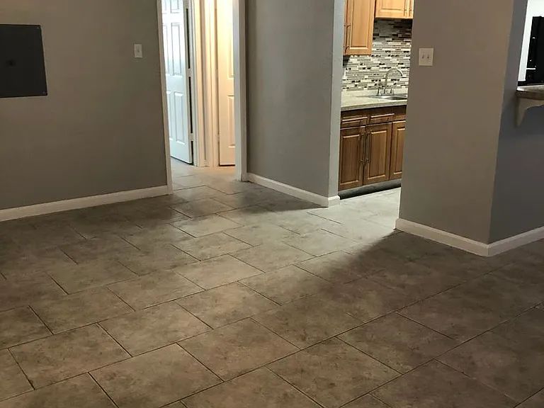 Waverly Apartments — Photo 3