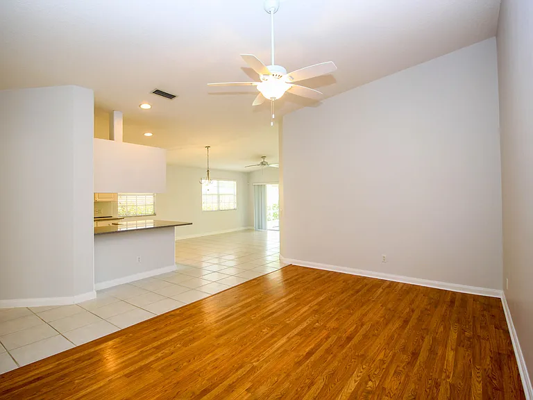 10882 SW Dardanelle Dr — Photo 23