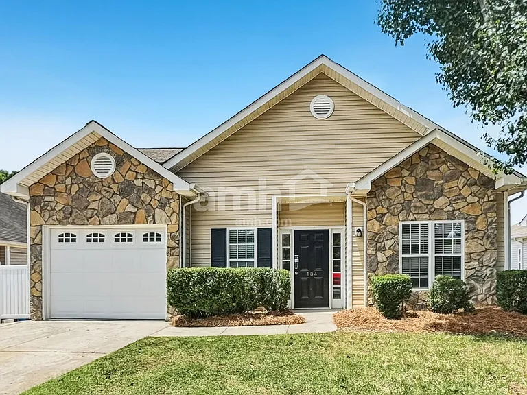 104 Cameron Way Cir — Photo 1