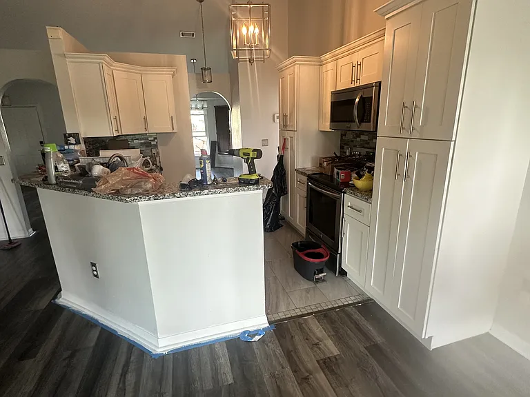 910 Derbyshire Dr — Photo 6