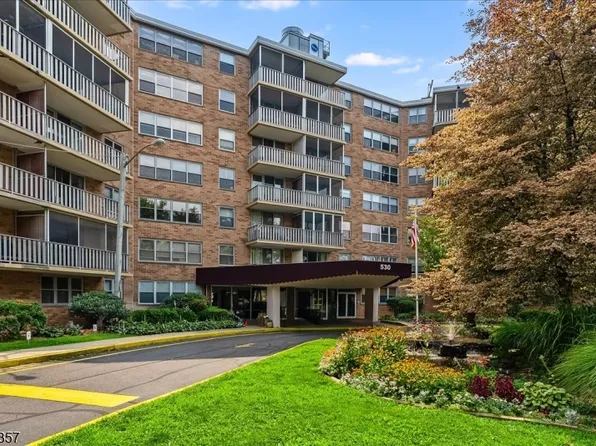 530 Valley Rd #5M, Montclair Twp., NJ 07043
