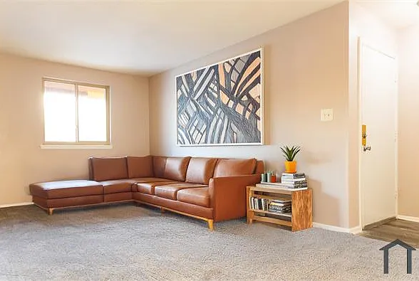 4016 W Rogers Ave — Photo 1