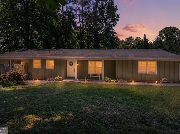 1117 Mandalay Ct SW, Lilburn, GA 30047