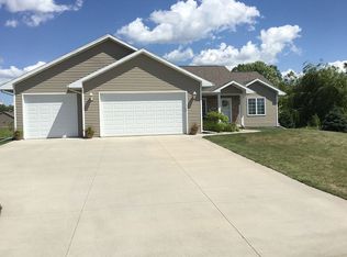 4490 N Bull Rush Dr, Appleton, WI 54913