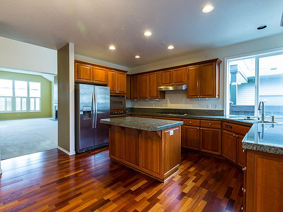 4th image of 29289 SW Charlotte Ln
